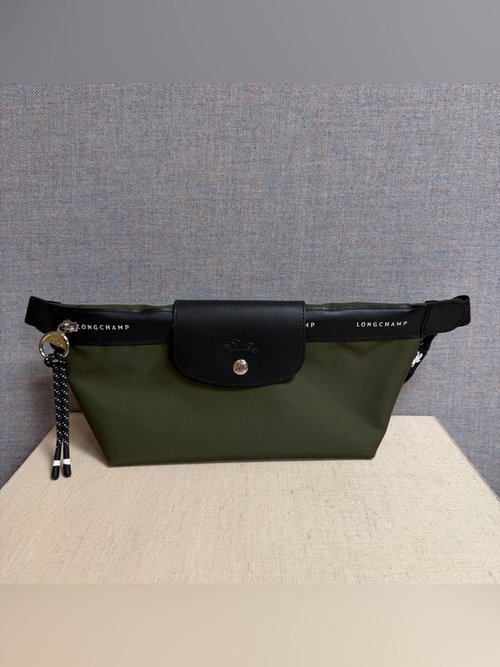 Longchamp Le Pliage Energy M Belt Bag Khaki/Green Canvas NWT